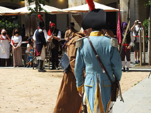 XIII Festa Reviu els Setges Napole&ograve;nics de Girona. Desfilada pels carrers de Girona