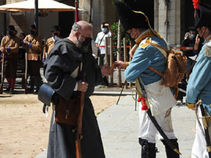 XIII Festa Reviu els Setges Napole&ograve;nics de Girona. Desfilada pels carrers de Girona