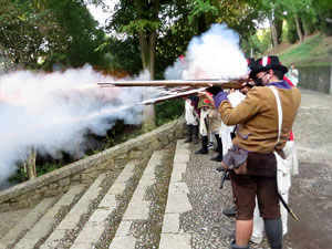 XIII Festa Reviu els Setges Napole&ograve;nics de Girona. Desfilada pels carrers de Girona