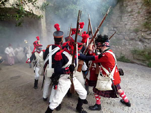 XIII Festa Reviu els Setges Napole&ograve;nics de Girona. Desfilada pels carrers de Girona