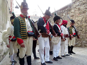 XIII Festa Reviu els Setges Napole&ograve;nics de Girona. Desfilada pels carrers de Girona