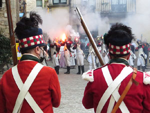 XIII Festa Reviu els Setges Napole&ograve;nics de Girona. Desfilada pels carrers de Girona