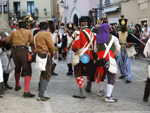 XIII Festa Reviu els Setges Napole&ograve;nics de Girona. Desfilada pels carrers de Girona