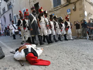 XIII Festa Reviu els Setges Napole&ograve;nics de Girona. Desfilada pels carrers de Girona