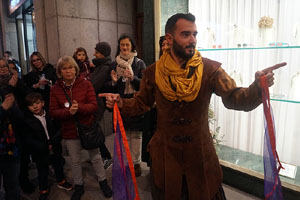 Festival Acocollona't 2022. Ruta teatralitzada de les llegendes de Girona pels escenaris on es desenvolupen