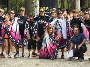 Cursa de la Dona 2022. Concentraci&oacute; i sortida del Parc de la Devesa, cursa pels carrers de Girona