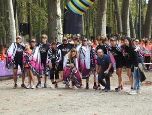Cursa de la Dona 2022. Concentraci&oacute; i sortida del Parc de la Devesa, cursa pels carrers de Girona