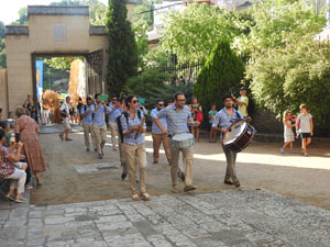 Festa Major de Sant Daniel 2022 - Cercavila des del mirador de Montorr&oacute; a la placeta d'entrada del Monestir de Sant Daniel