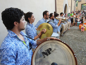 Festa Major de Sant Daniel 2022 - Cercavila des del mirador de Montorr&oacute; a la placeta d'entrada del Monestir de Sant Daniel