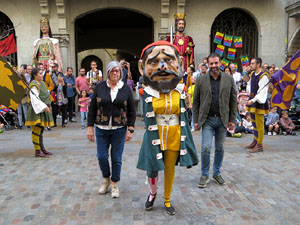 Fires de Sant Narc&iacute;s 2022. Toc de rams. Cerim&ograve;nia del canvi de rams de les gegantes