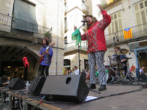 Fires de Sant Narc&iacute;s 2022. Toc de rams. Cerim&ograve;nia del canvi de rams de les gegantes