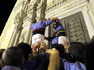 Fires de Sant Narc&iacute;s 2022. Pilar a les escales de la Catedral