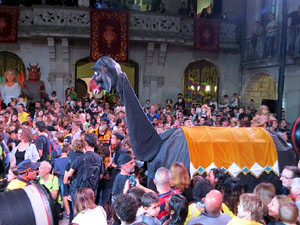 Fires de Sant Narc&iacute;s 2022. El preg&oacute;. Ballades a la pla&ccedil;a del Vi