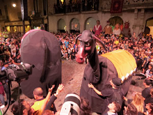 Fires de Sant Narc&iacute;s 2022. El preg&oacute;. Ballades a la pla&ccedil;a del Vi