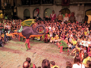 Fires de Sant Narc&iacute;s 2022. El preg&oacute;. Ballades a la pla&ccedil;a del Vi
