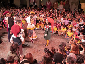 Fires de Sant Narc&iacute;s 2022. Ball de l'&Agrave;liga, capgrossos i gegants