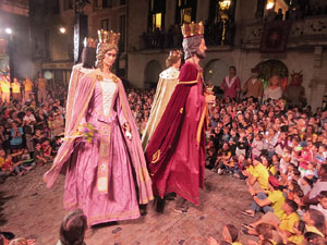 Fires de Sant Narc&iacute;s 2022. Ball de l'&Agrave;liga, capgrossos i gegants