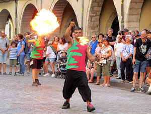 Balls a la pla&ccedil;a del Vi