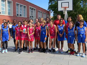 X Jornada de l'Esport Femen&iacute; 2022 a la pla&ccedil;a Salvador Espriu i la de Francesc Calvet i Rubalcaba