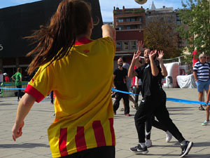 X Jornada de l'Esport Femen&iacute; 2022 a la pla&ccedil;a Salvador Espriu i la de Francesc Calvet i Rubalcaba