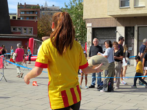 X Jornada de l'Esport Femen&iacute; 2022 a la pla&ccedil;a Salvador Espriu i la de Francesc Calvet i Rubalcaba