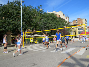 X Jornada de l'Esport Femen&iacute; 2022 a la pla&ccedil;a Salvador Espriu i la de Francesc Calvet i Rubalcaba