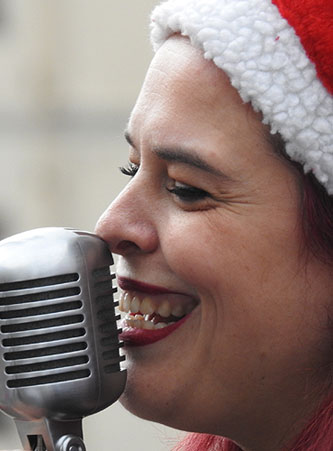 Nadal 2022 a Girona. Girona Christmas Swing. Actuaci&oacute; de The Lolita's Sisters