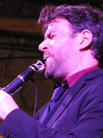 Cat Klezmer Trio durant la seva actuaci&oacute; musical