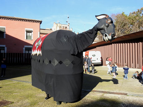 Nadal 2022 a Girona. Cercavila i Els Pastorets de la Mula Baba a la pla&ccedil;a del Pallol