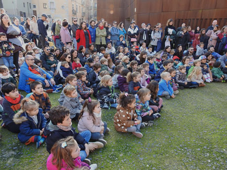 Nadal 2022 a Girona. Cercavila i Els Pastorets de la Mula Baba a la pla&ccedil;a del Pallol