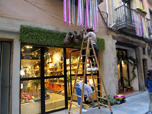 Temps de Flors 2022. Aparadors i decoraci&oacute; de comer&ccedil;os