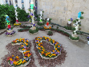 Temps de Flors 2022. Parterre davant la Rectoria de Sant Feliu