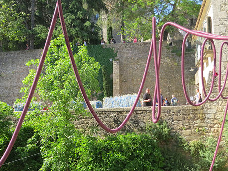Temps de Flors 2022. Pont sobre el riu Galligants