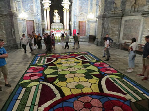 Temps de Flors 2022. Bas&iacute;lica de Sant Feliu. Capella de Sant Narc&iacute;s