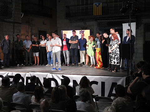 La pla&ccedil;a del Vi durant l'acte
