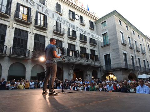 La pla&ccedil;a del Vi durant l'acte