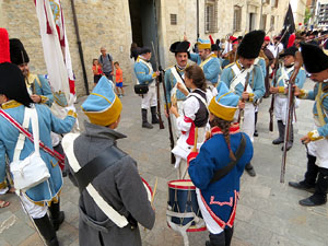 XIV Festa Reviu els Setges Napole&ograve;nics de Girona. Desfilada pels carrers de Girona
