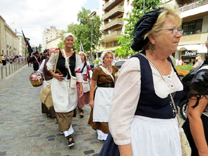 XIV Festa Reviu els Setges Napole&ograve;nics de Girona. Desfilada pels carrers de Girona