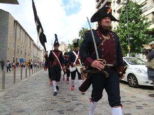 XIV Festa Reviu els Setges Napole&ograve;nics de Girona. Desfilada pels carrers de Girona