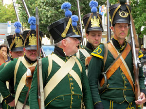 XIV Festa Reviu els Setges Napole&ograve;nics de Girona. Desfilada pels carrers de Girona