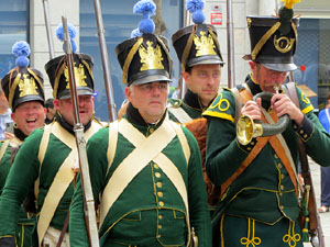 XIV Festa Reviu els Setges Napole&ograve;nics de Girona. Desfilada pels carrers de Girona