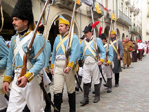 XIV Festa Reviu els Setges Napole&ograve;nics de Girona. Desfilada pels carrers de Girona