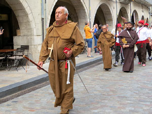 XIV Festa Reviu els Setges Napole&ograve;nics de Girona. Desfilada pels carrers de Girona