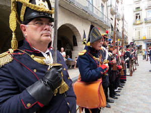XIV Festa Reviu els Setges Napole&ograve;nics de Girona. Homenatge a la bandera de la Croada Gironina