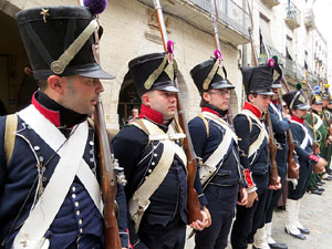 XIV Festa Reviu els Setges Napole&ograve;nics de Girona. Homenatge a la bandera de la Croada Gironina
