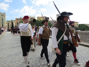XIV Festa Reviu els Setges Napole&ograve;nics de Girona. Homenatge a la bandera de la Croada Gironina