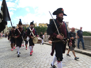XIV Festa Reviu els Setges Napole&ograve;nics de Girona. Homenatge a la bandera de la Croada Gironina