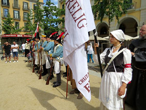 XIV Festa Reviu els Setges Napole&ograve;nics de Girona. Actes a la pla&ccedil;a de la Independ&egrave;ncia