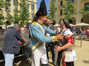 XIV Festa Reviu els Setges Napole&ograve;nics de Girona. Actes a la pla&ccedil;a de la Independ&egrave;ncia