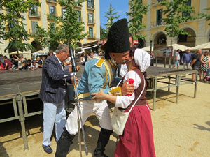 XIV Festa Reviu els Setges Napole&ograve;nics de Girona. Actes a la pla&ccedil;a de la Independ&egrave;ncia